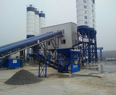 中鐵建工集團陽大鐵路洗石機工作現(xiàn)場